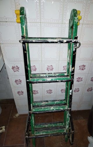 Escalera de obra plegable