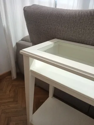 Recibidor blanco con cristal Ikea