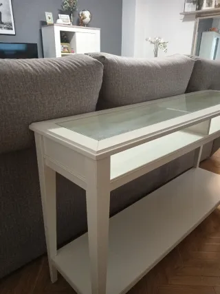 Recibidor blanco con cristal Ikea