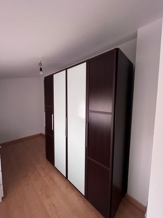 Bajada €€ Armario grande madera buena y cristal