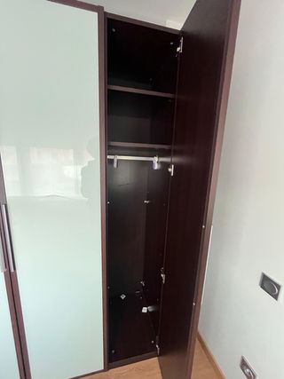 Bajada €€ Armario grande madera buena y cristal