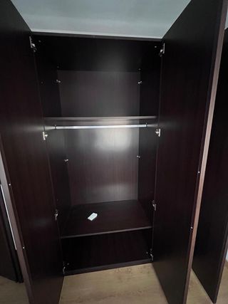 Bajada €€ Armario grande madera buena y cristal