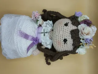 Muñeca Amigurumi Comunión Flores