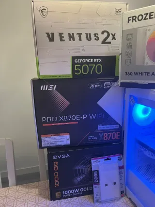 RYZEN 7 9800X3D / RTX 5070 / SSD 2TB / 32GB RAM