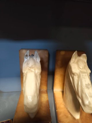 Pareja sujetalibros Art Decó Caballo Alabastro
