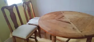 Mesa y 4 Sillas Madera Maciza,buena calidad