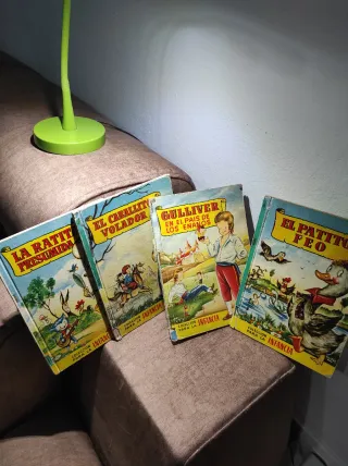 4 libros infantiles antiguos. Años 40-60