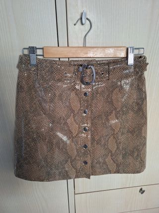 Minifalda Zara efecto piel serpiente Talla S