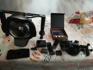 Cámara submarina con accesorios