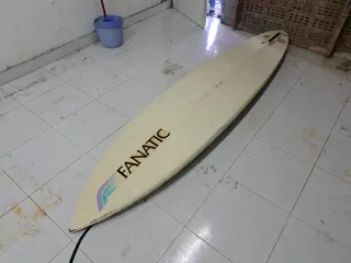 Tabla de wind Surf con Diseño 2,74 x 0,56 m.Vela