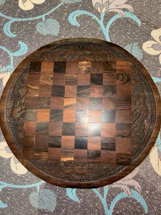 Tablero ajedrez madera tallado antiguo