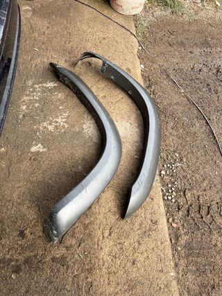 2 aletines delanteros Patrol Y61 originales