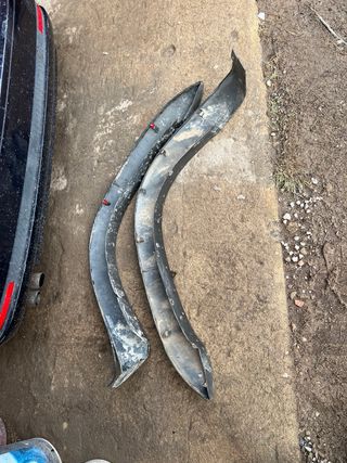 2 aletines delanteros Patrol Y61 originales