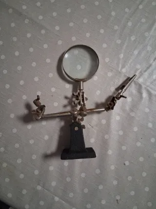 Lupa Vintage con Pinzas