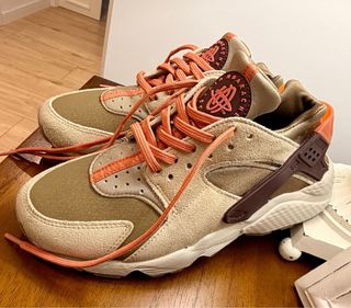 Nike Air Huarache SP kakhi/Madder Root