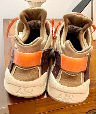 Nike Air Huarache SP kakhi/Madder Root