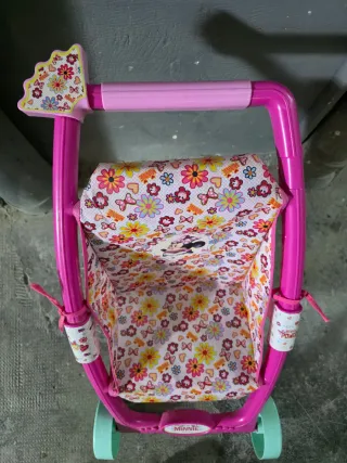 Carrito de muñecas Minnie Mouse