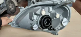 Faro Delantero Derecho Toyota Yaris 98-03