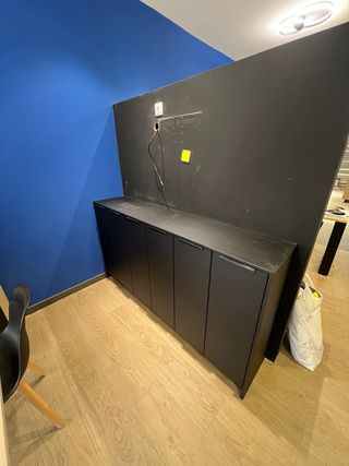 Mesa de despacho y mueble indu