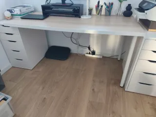 Mesa escritorio Ikea 150 x 75 x 73 h color roble