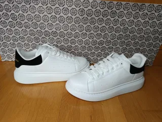 Alexander McQueen Taglia 44