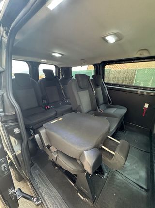 Ford Transit Custon 8 plazas. version 2018 2023.