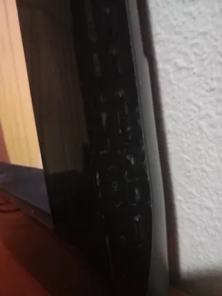 Televisor Samsung 32 Negro y Naranja