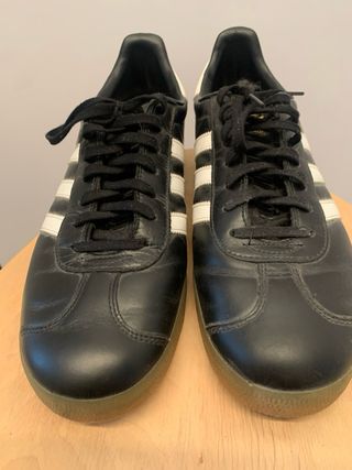 Bambas Zapatillas Adidas Gazelle  de Cuero Negras