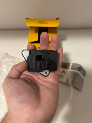 SENSOR CAUDALÍMETRO HELLA 8ET 009 142-921 TOYOTA