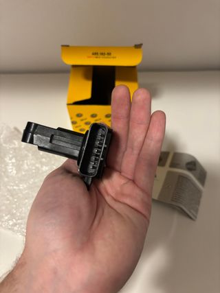 SENSOR CAUDALÍMETRO HELLA 8ET 009 142-921 TOYOTA