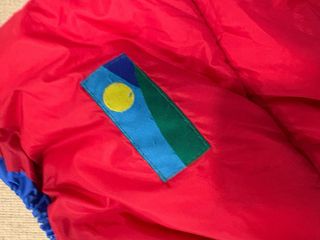 Saco de dormir azul y rojo