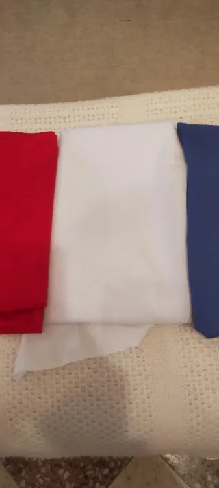 Telas para disfraces (rojo, blanco, azul, amarillo