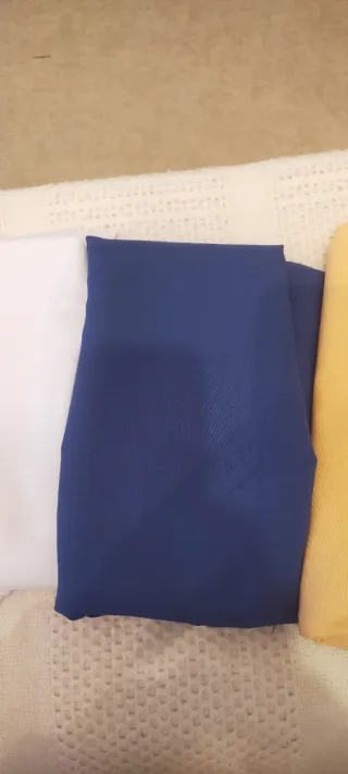 Telas para disfraces (rojo, blanco, azul, amarillo