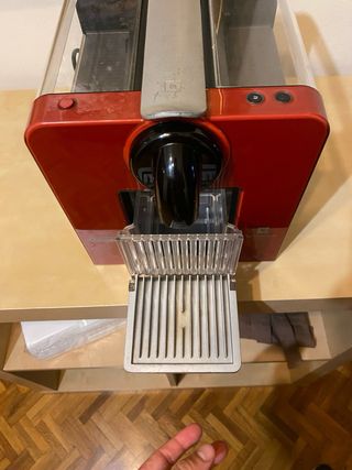Cafetera DeLonghi Nespresso Roja