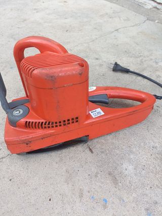 Eletroserra Oleo-Mac (com avaria)