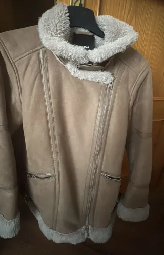 Cazadora Pull and Bear Talla S efecto ante