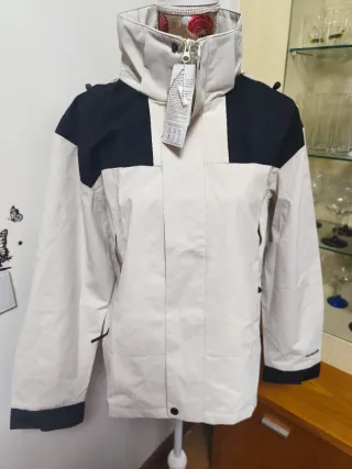 Chaqueta Cazafora Beige y Negra