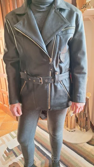 Cazadora cuero mujer negra