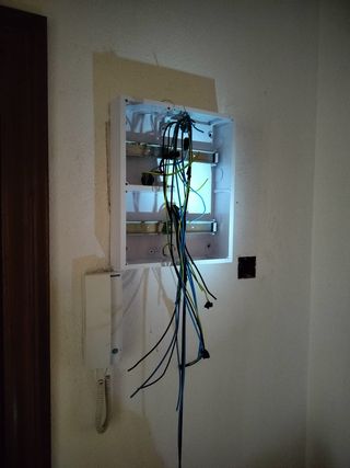 ELECTRICISTA 24 HORAS