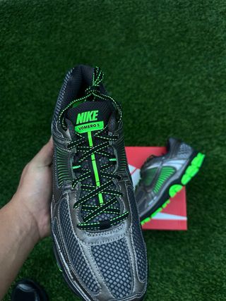 Nike Vomero 5 'Metallic Green' Varias Tallas