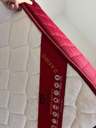 Colchón y base tapizada 135