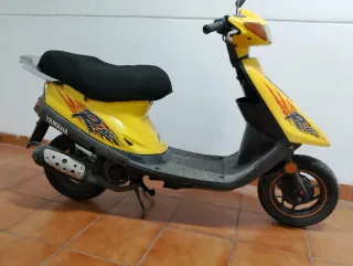 Yamaha Jog R Scooter Amarillo