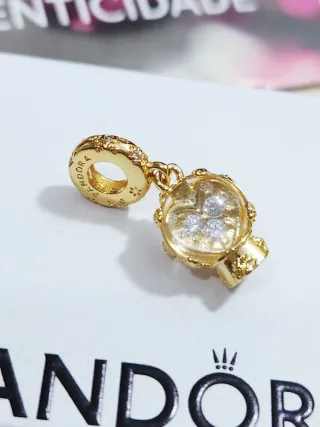 Pandora Globo Corazón Copo Nieve Dorado