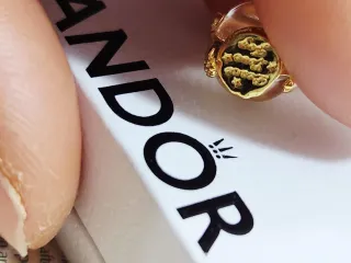 Pandora Globo Corazón Copo Nieve Dorado