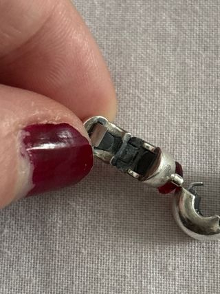 Clips Pandora Corazón Rojo