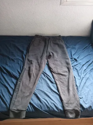 Chándal gris Lefties