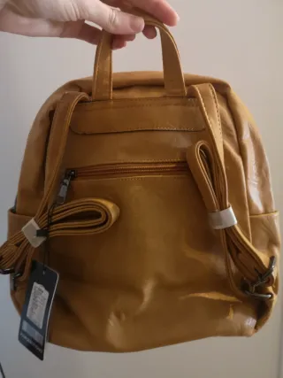 Mochila de vestir, sin uso en perfecto estado