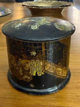 Cajita china antigua decorada   Alto 7cm ancho 8 c