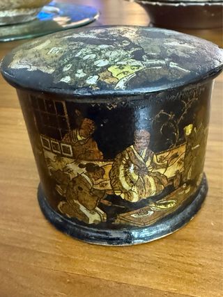 Cajita china antigua decorada   Alto 7cm ancho 8 c