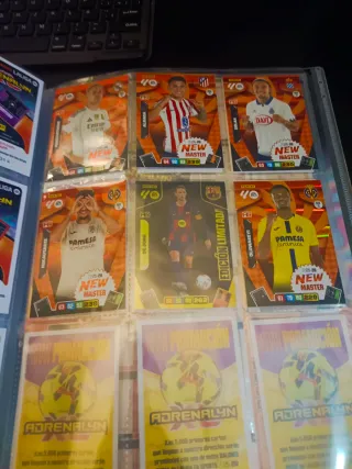 Álbum Panini Adrenalyn 2025-26 Casi Completo